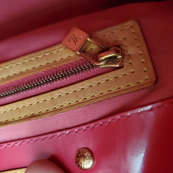 SOLD  Authentic Louis Vuitton Pink Vernis Handbag - Picture 5 of 14
